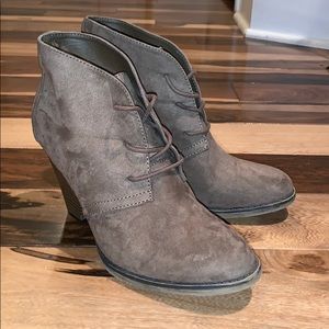 Light brown suede booties